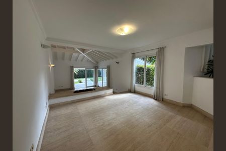 Casa de condomínio à venda com 1200m², 4 quartos e 4 vagasSala