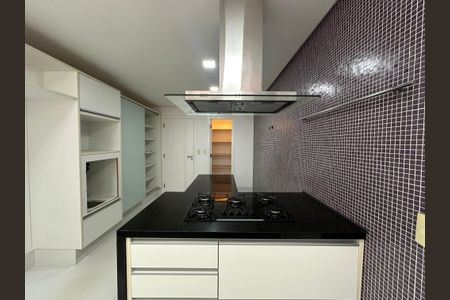 Casa de condomínio à venda com 1200m², 4 quartos e 4 vagasCozinha