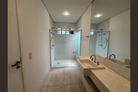 Casa de condomínio à venda com 1200m², 4 quartos e 4 vagasBanheiro da Suíte 2