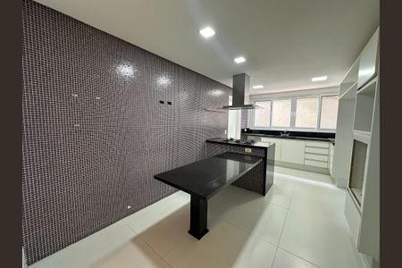Casa de condomínio à venda com 1200m², 4 quartos e 4 vagasCozinha