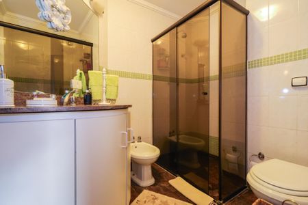 Casa de condomínio à venda com 400m², 4 quartos e 4 vagasBanheiro da Suíte 2