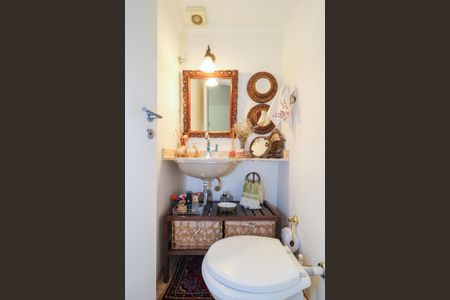 Casa de condomínio à venda com 400m², 4 quartos e 4 vagasLavabo