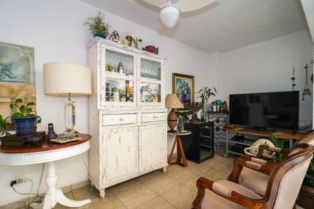 Casa de condomínio à venda com 400m², 4 quartos e 4 vagasÁrea externa