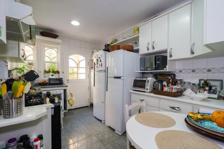 Casa de condomínio à venda com 400m², 4 quartos e 4 vagasCozinha