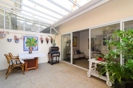 Casa de condomínio à venda com 400m², 4 quartos e 4 vagasÁrea externa