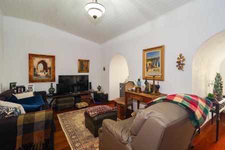 Casa de condomínio à venda com 400m², 4 quartos e 4 vagasSala Intima