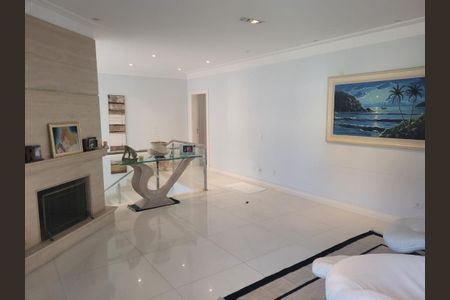 Casa de condomínio à venda com 800m², 4 quartos e 3 vagas