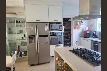 Casa de condomínio à venda com 800m², 4 quartos e 3 vagas