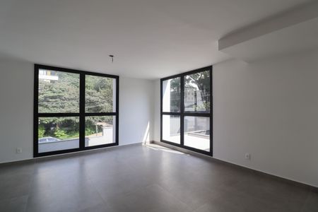 Casa de condomínio à venda com 276m², 3 quartos e 3 vagas Casa de condomínio à venda com 276m², 3 quartos e 3 vagasSala