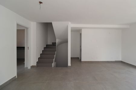 Casa de condomínio à venda com 276m², 3 quartos e 3 vagas Casa de condomínio à venda com 276m², 3 quartos e 3 vagasSala