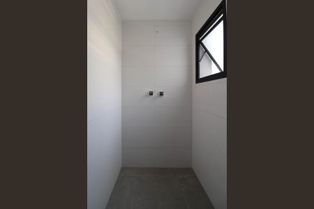 Casa de condomínio à venda com 276m², 3 quartos e 3 vagas Casa de condomínio à venda com 276m², 3 quartos e 3 vagasBanheiro da Suíte