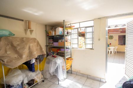 Casa à venda com 130m², 2 quartos e 7 vagas Casa à venda com 130m², 2 quartos e 7 vagasQuarto de Serviço