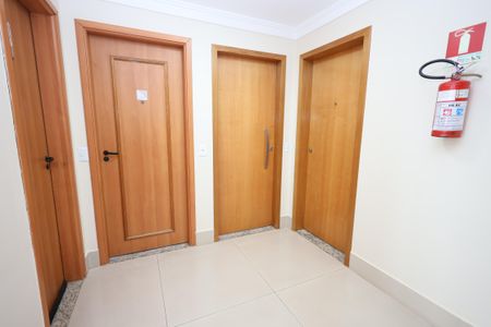 Apartamento para alugar com 105m², 4 quartos e 2 vagasHall social