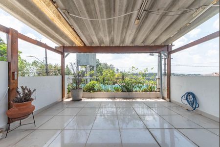 Casa à venda com 157m², 3 quartos e 2 vagas Casa à venda com 157m², 3 quartos e 2 vagasVaranda