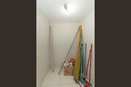 Casa à venda com 157m², 3 quartos e 2 vagas Casa à venda com 157m², 3 quartos e 2 vagasQuarto de Serviço