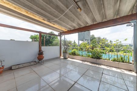 Casa à venda com 157m², 3 quartos e 2 vagas Casa à venda com 157m², 3 quartos e 2 vagasVaranda