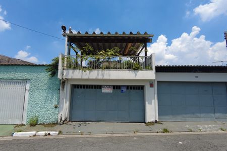 Casa à venda com 157m², 3 quartos e 2 vagasFachada