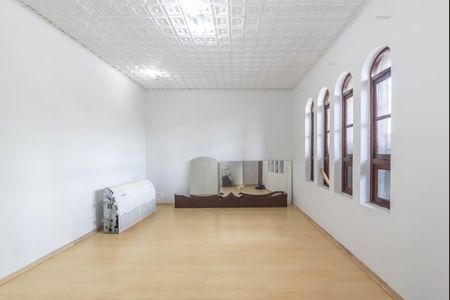 Casa à venda com 157m², 3 quartos e 2 vagas Casa à venda com 157m², 3 quartos e 2 vagasSala