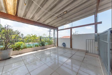 Casa à venda com 157m², 3 quartos e 2 vagas Casa à venda com 157m², 3 quartos e 2 vagasVaranda