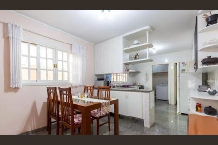 Casa à venda com 250m², 3 quartos e 3 vagas