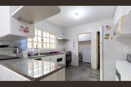 Casa à venda com 250m², 3 quartos e 3 vagas