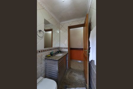 Casa à venda com 268m², 9 quartos e 6 vagasBanheiro 2