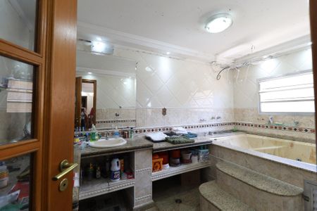 Casa à venda com 268m², 9 quartos e 6 vagasBanheiro Suíte 4 