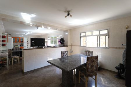 Casa à venda com 268m², 9 quartos e 6 vagasCopa