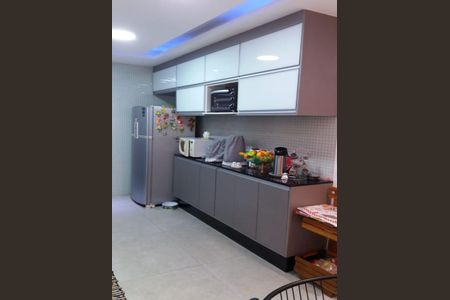 Casa à venda com 210m², 3 quartos e 2 vagas