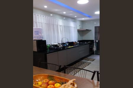 Casa à venda com 210m², 3 quartos e 2 vagas