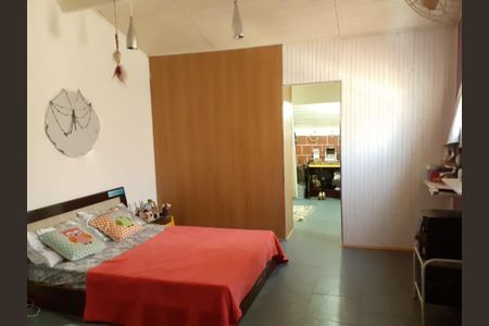 Casa à venda com 4 quartos, 292m² em Parque Oratório, Santo André