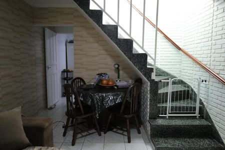 Casa à venda com 110m², 3 quartos e 2 vagasSala