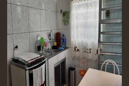 Casa à venda com 65m², 2 quartos e 1 vaga