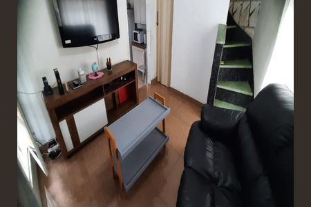 Casa à venda com 65m², 2 quartos e 1 vaga