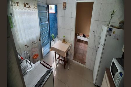 Casa à venda com 65m², 2 quartos e 1 vaga
