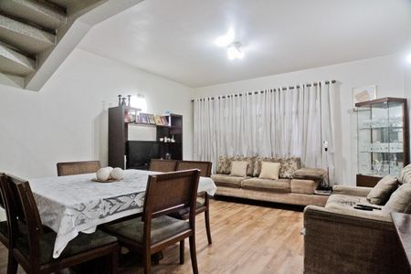 Casa à venda com 150m², 2 quartos e 2 vagasSala