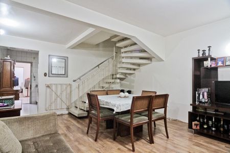 Casa à venda com 150m², 2 quartos e 2 vagasSala