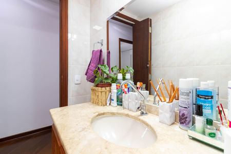 Apartamento à venda com 82m², 4 quartos e 2 vagasBanheiro