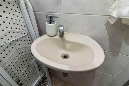 Apartamento à venda com 82m², 4 quartos e 2 vagasBanheiro de Serviço