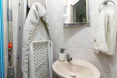 Apartamento à venda com 82m², 4 quartos e 2 vagasBanheiro de Serviço