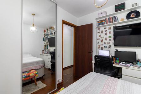 Apartamento à venda com 82m², 4 quartos e 2 vagasQuarto 3