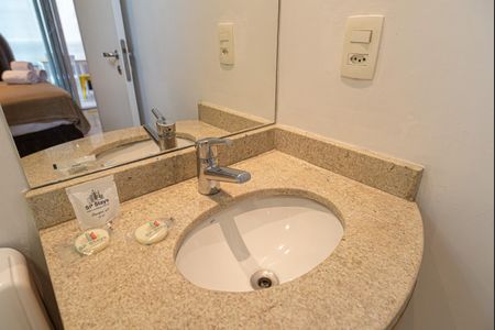 Studio à venda com 32m², 1 quarto e 1 vaga Studio à venda com 32m², 1 quarto e 1 vagaBanheiro