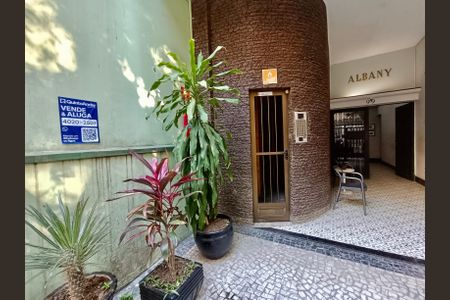 Studio para alugar com 23m², 1 quarto e sem vagaFachada com cartaz QA