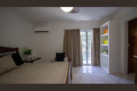 Casa de condomínio à venda com 360m², 5 quartos e 2 vagasSuíte 1
