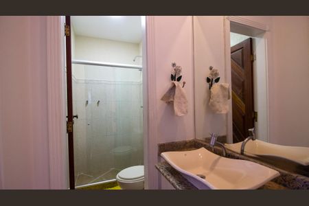 Casa de condomínio à venda com 360m², 5 quartos e 2 vagasBanheiro Social