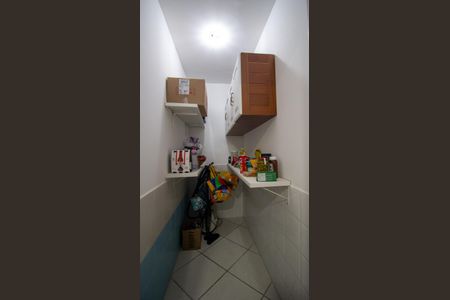 Casa de condomínio à venda com 360m², 5 quartos e 2 vagasDespensa