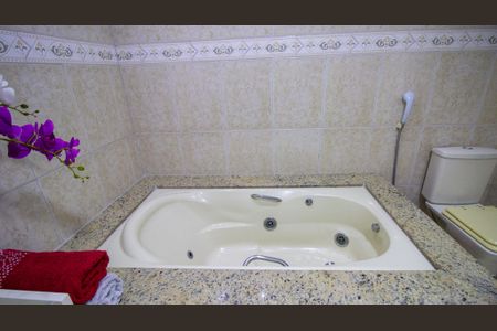 Casa de condomínio à venda com 360m², 5 quartos e 2 vagasBanheiro da Suíte 3