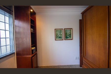 Casa de condomínio à venda com 360m², 5 quartos e 2 vagasQuarto