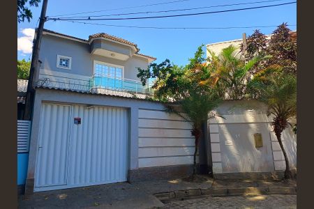 Casa de condomínio à venda com 360m², 5 quartos e 2 vagasFachada da Casa