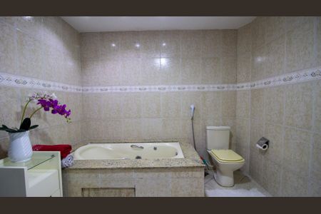 Casa de condomínio à venda com 360m², 5 quartos e 2 vagasBanheiro da Suíte 3